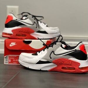 Men’s Nike Air Max Excee size 8